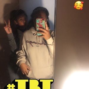 Meet your Posher, Cassandra